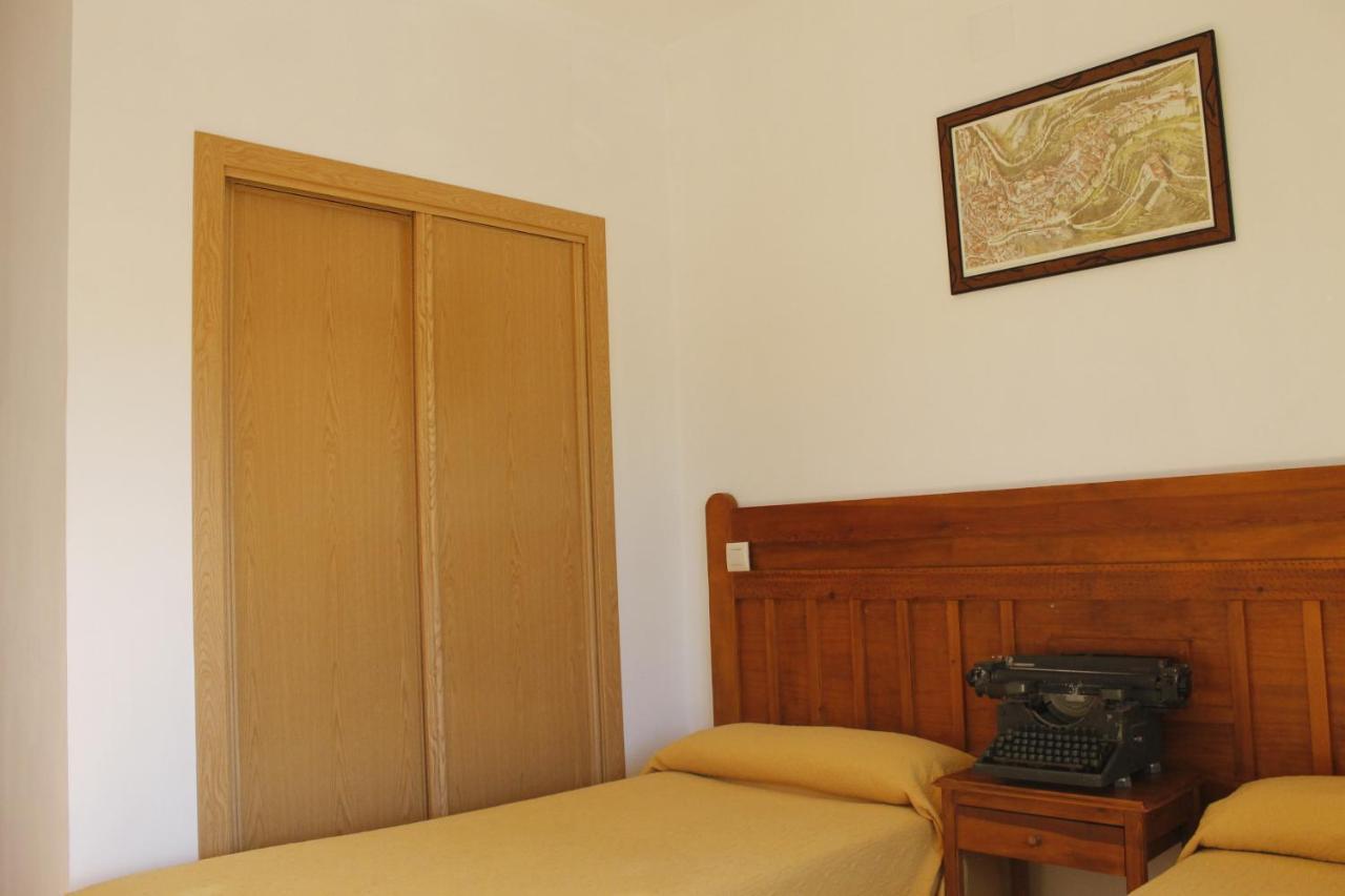 Hostal Restaurante Bustos Villarrubio 외부 사진