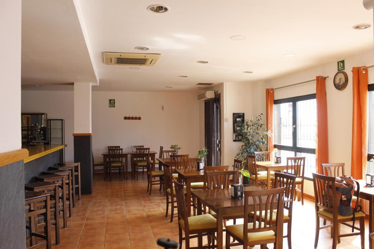 Hostal Restaurante Bustos Villarrubio 외부 사진