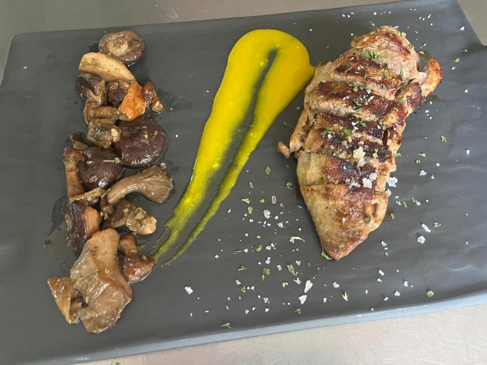 Hostal Restaurante Bustos Villarrubio 외부 사진