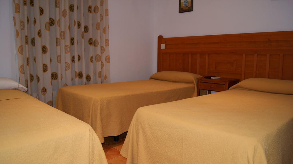 Hostal Restaurante Bustos Villarrubio 외부 사진