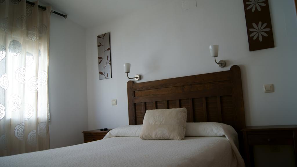Hostal Restaurante Bustos Villarrubio 외부 사진