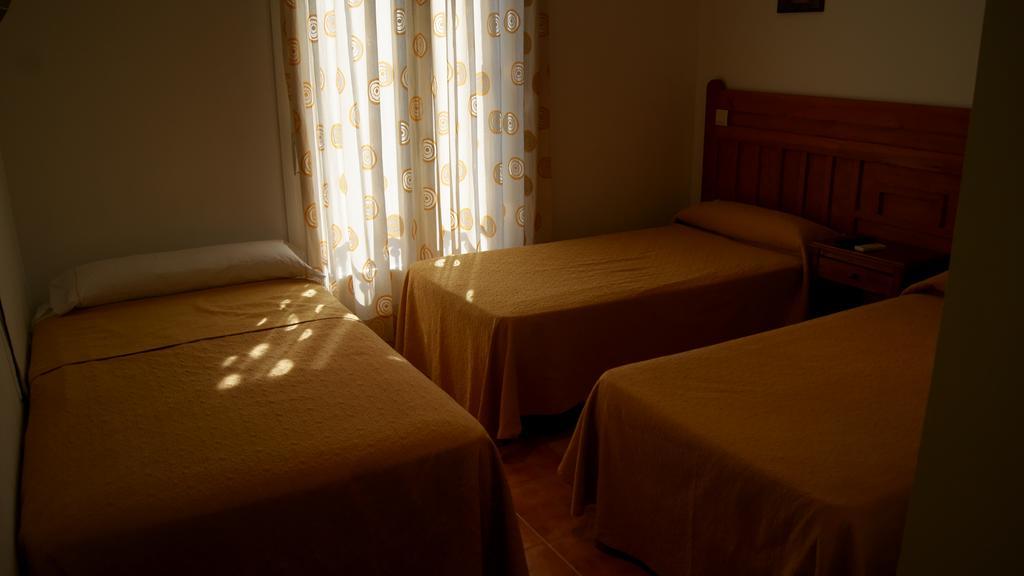 Hostal Restaurante Bustos Villarrubio 외부 사진